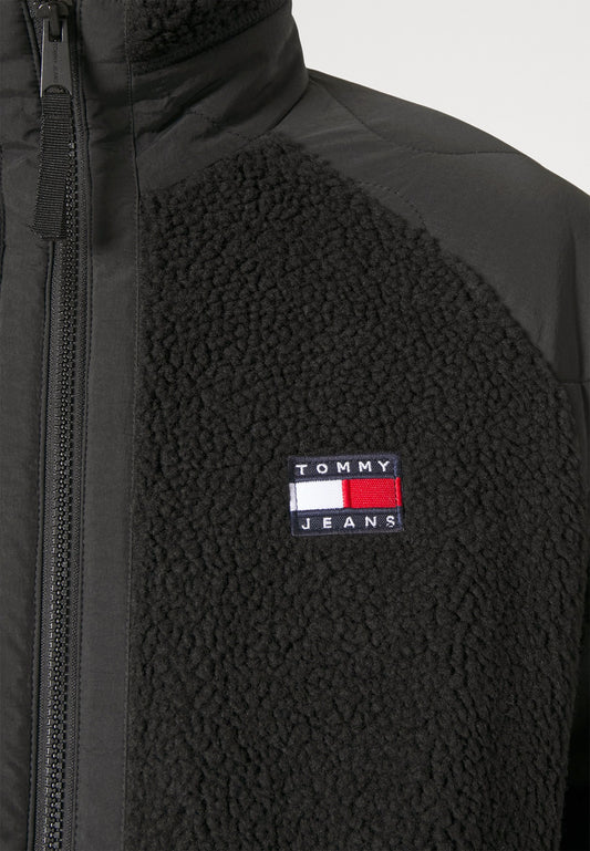 TOMMY JEANS